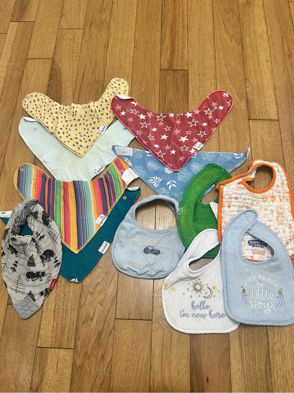 Nuby copper pearl Baby boy Bib Set – Blue, Red, Green, Yellow & Multi Colored